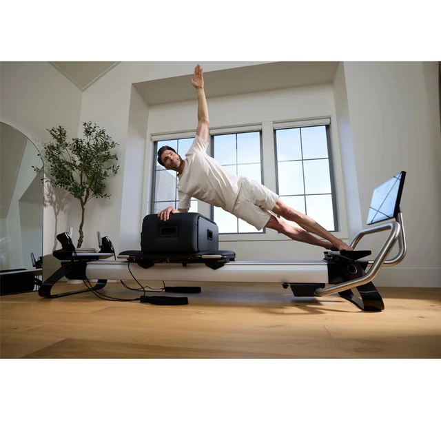 Dettaglio carrello e finiture NordicTrack Reformer Ultra 1 RX-S